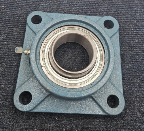 F210 bolt flange - 4-bolt,